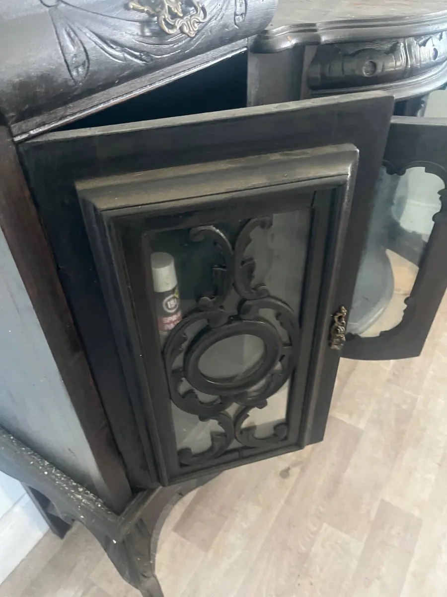 Side board - Image 1