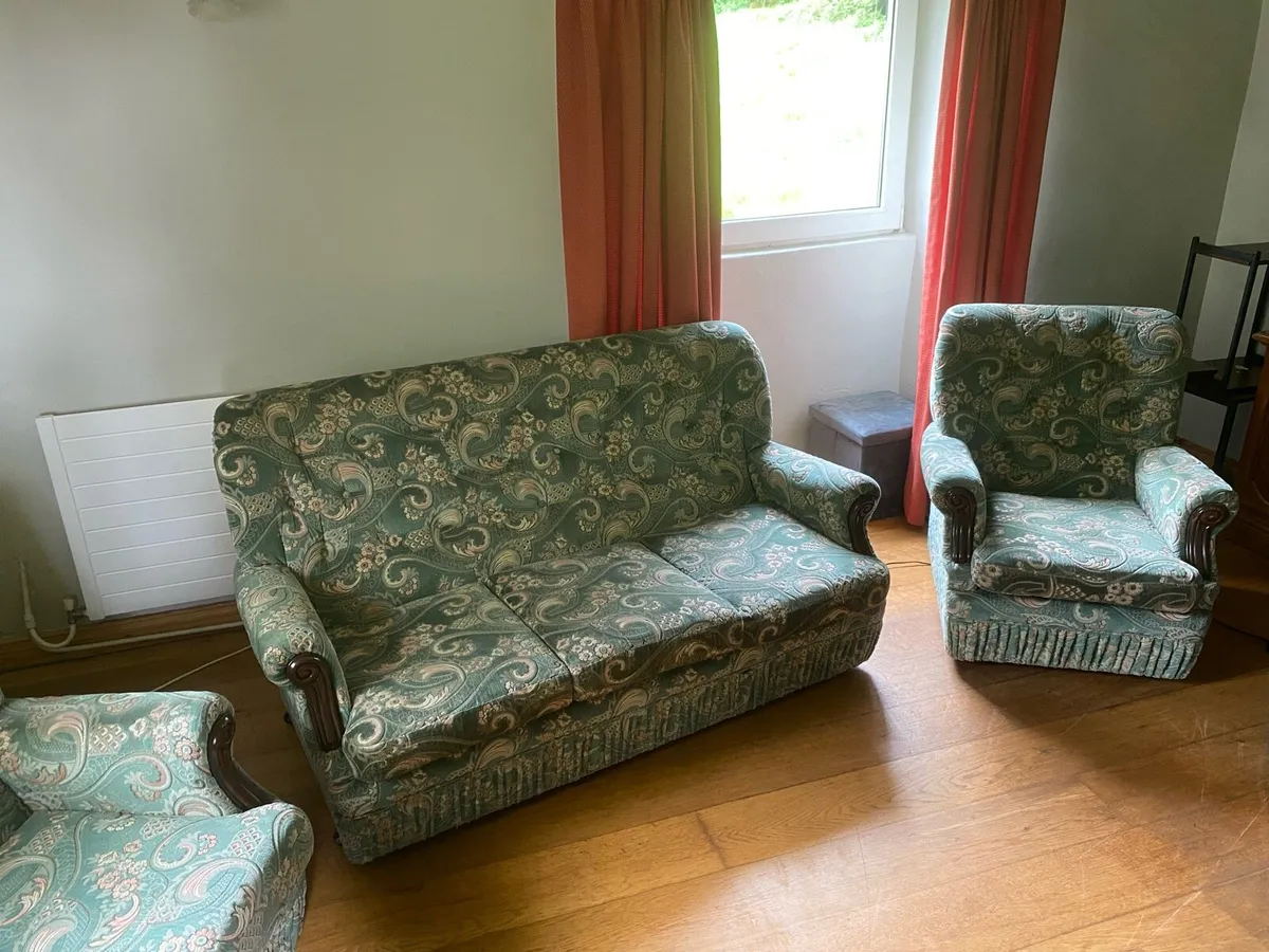 Suite of furniture - Image 2