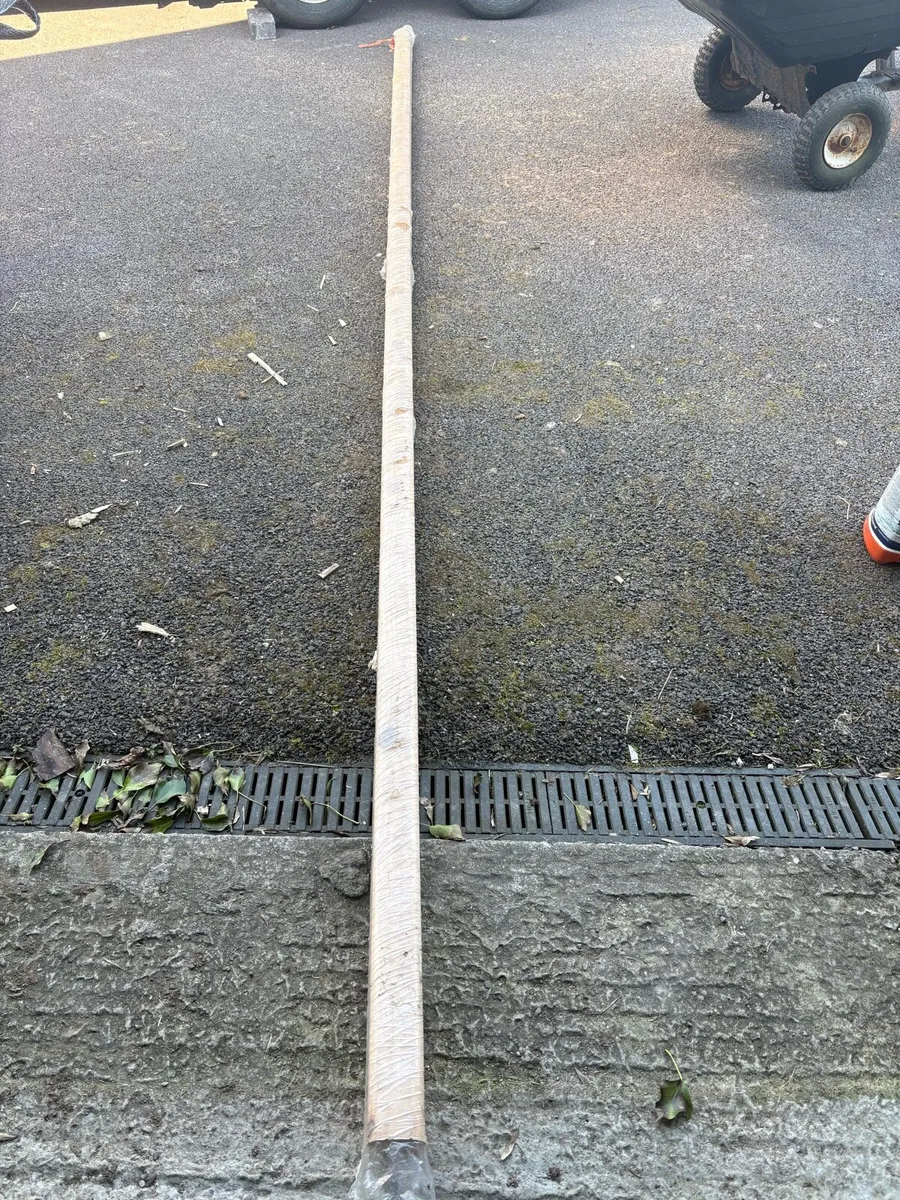 Red deal handrails - Image 1