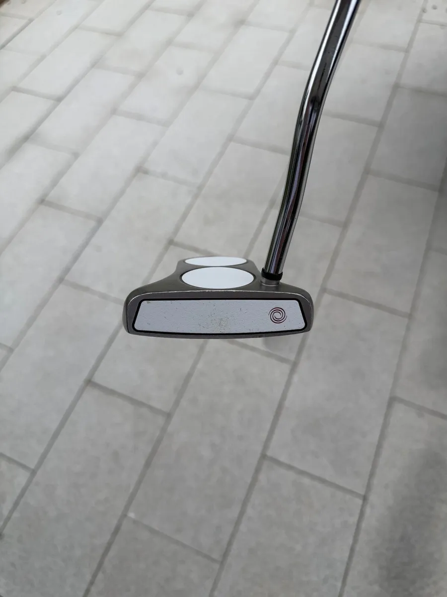 Odyssey White Hot 2-Ball Putter - Image 3