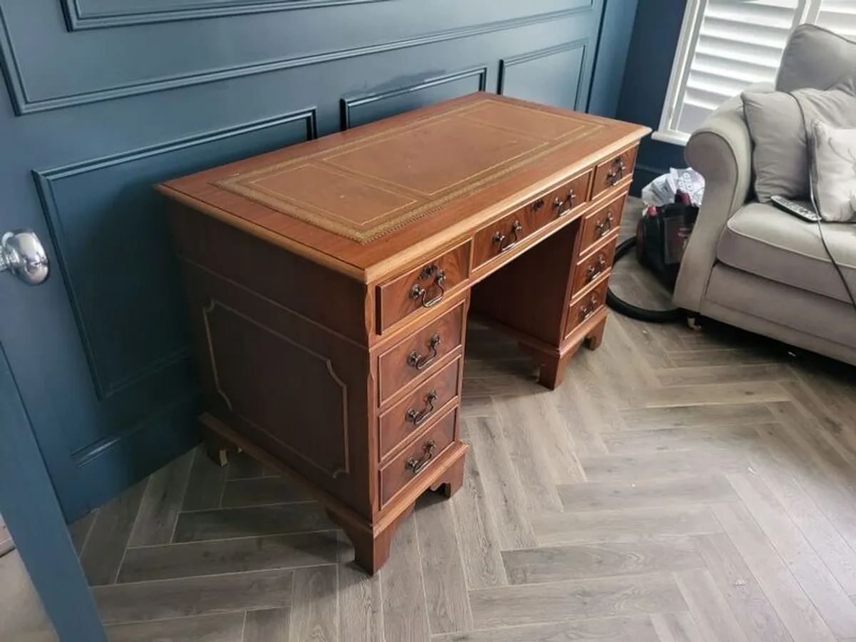 Amtique Desk - Image 2