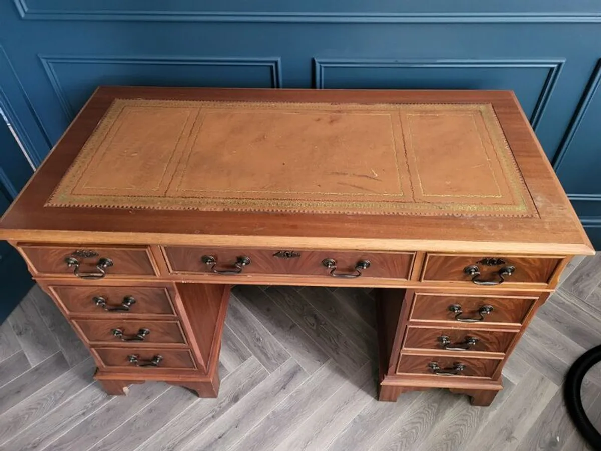 Amtique Desk - Image 3