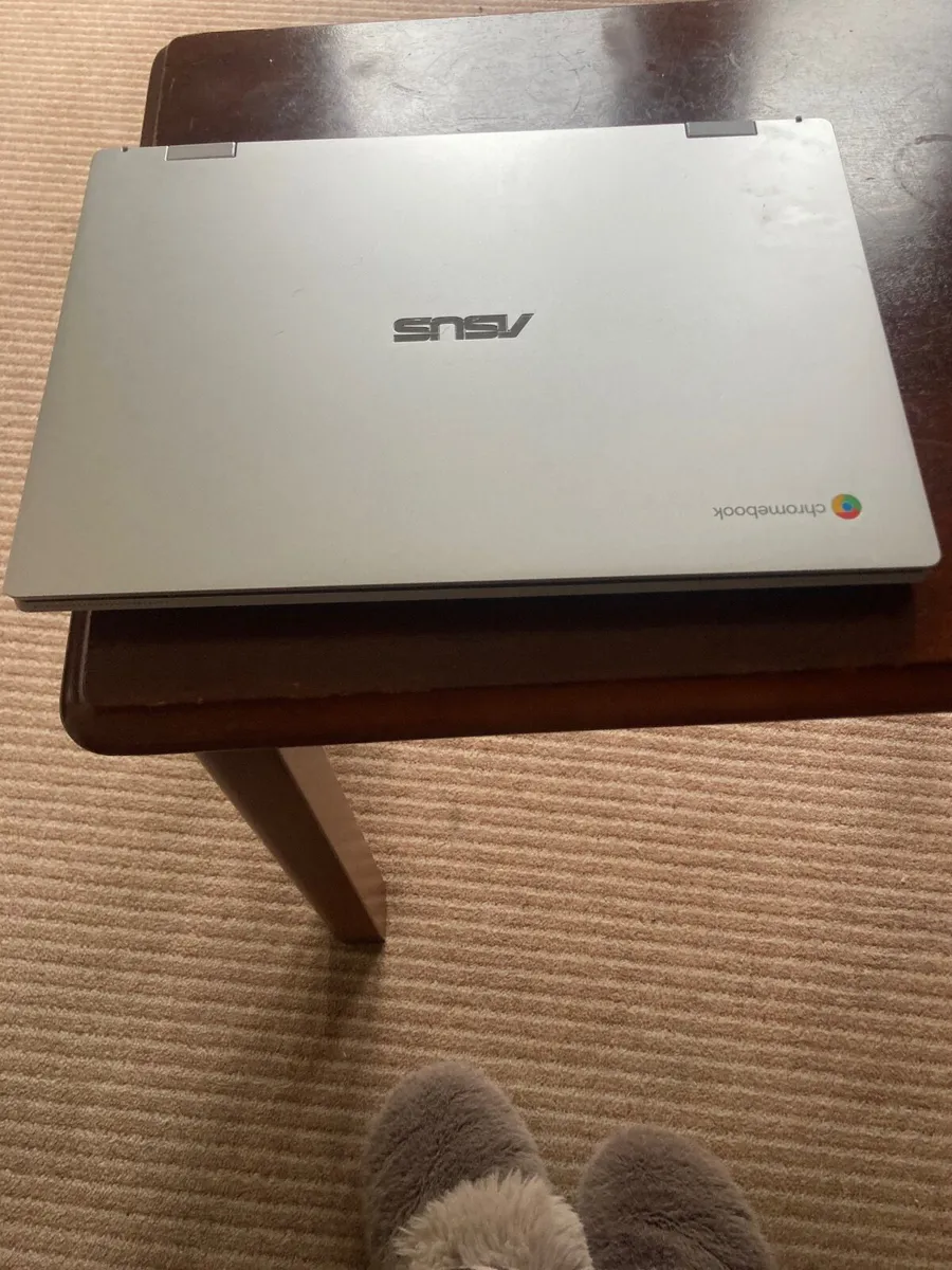 Laptop - Image 2