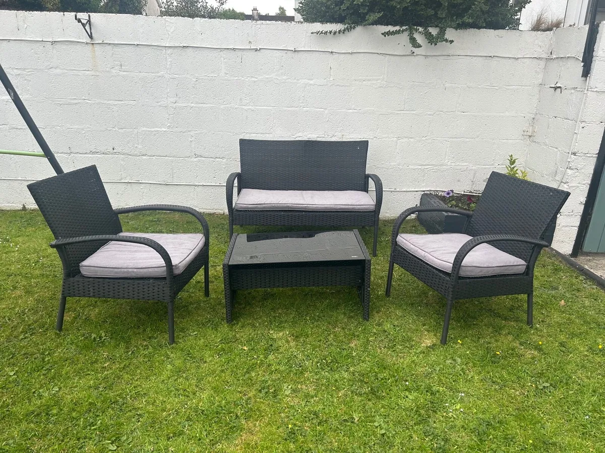Garden furniture - Image 1