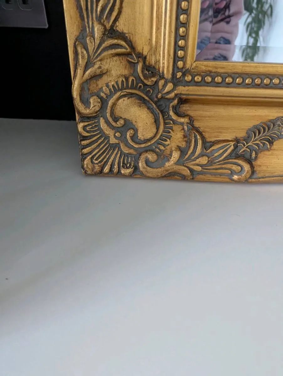 Large vintage Gold mirror - Image 2