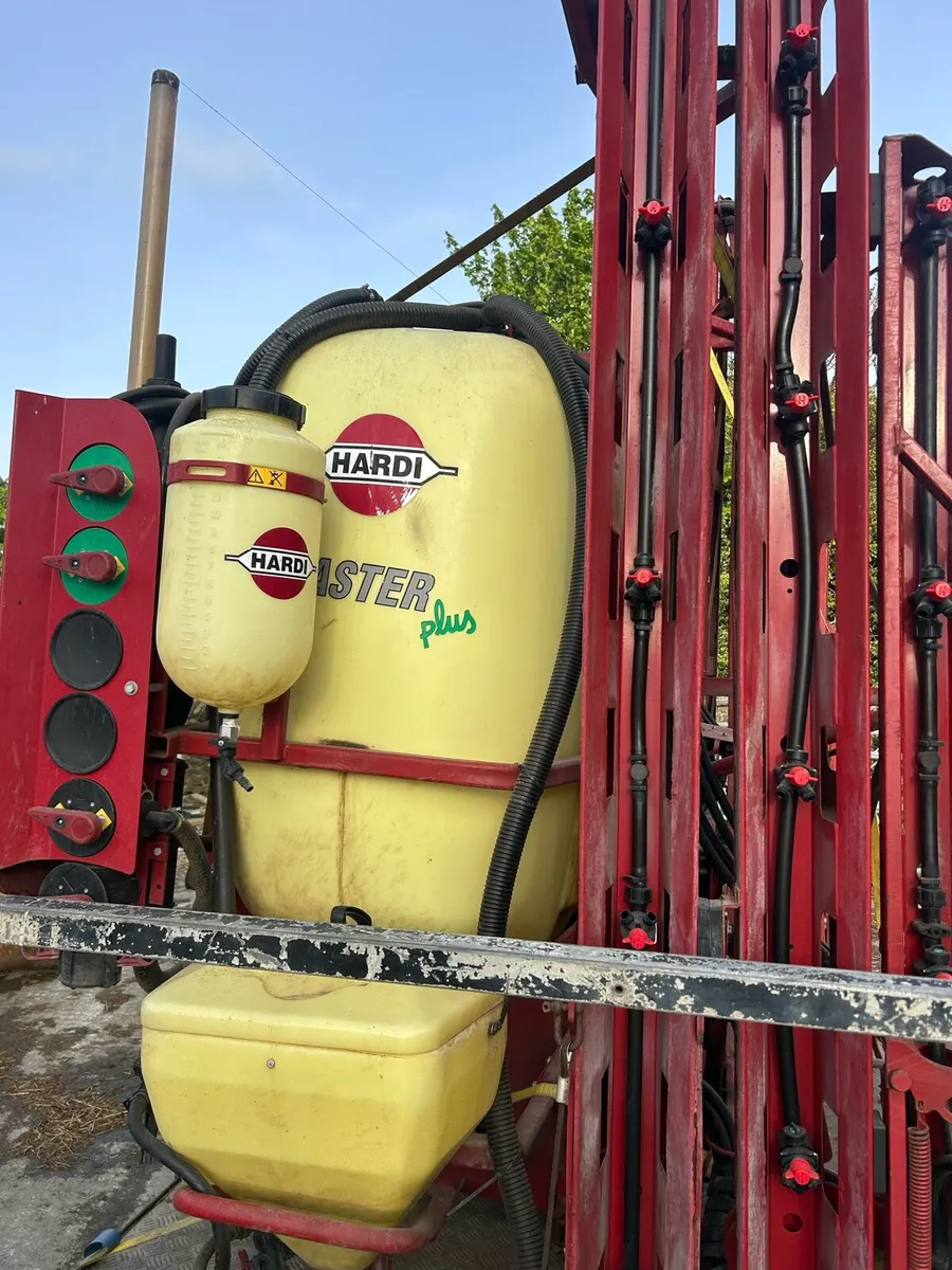 Hardi master plus 1200ltr 15meter boom - Image 2