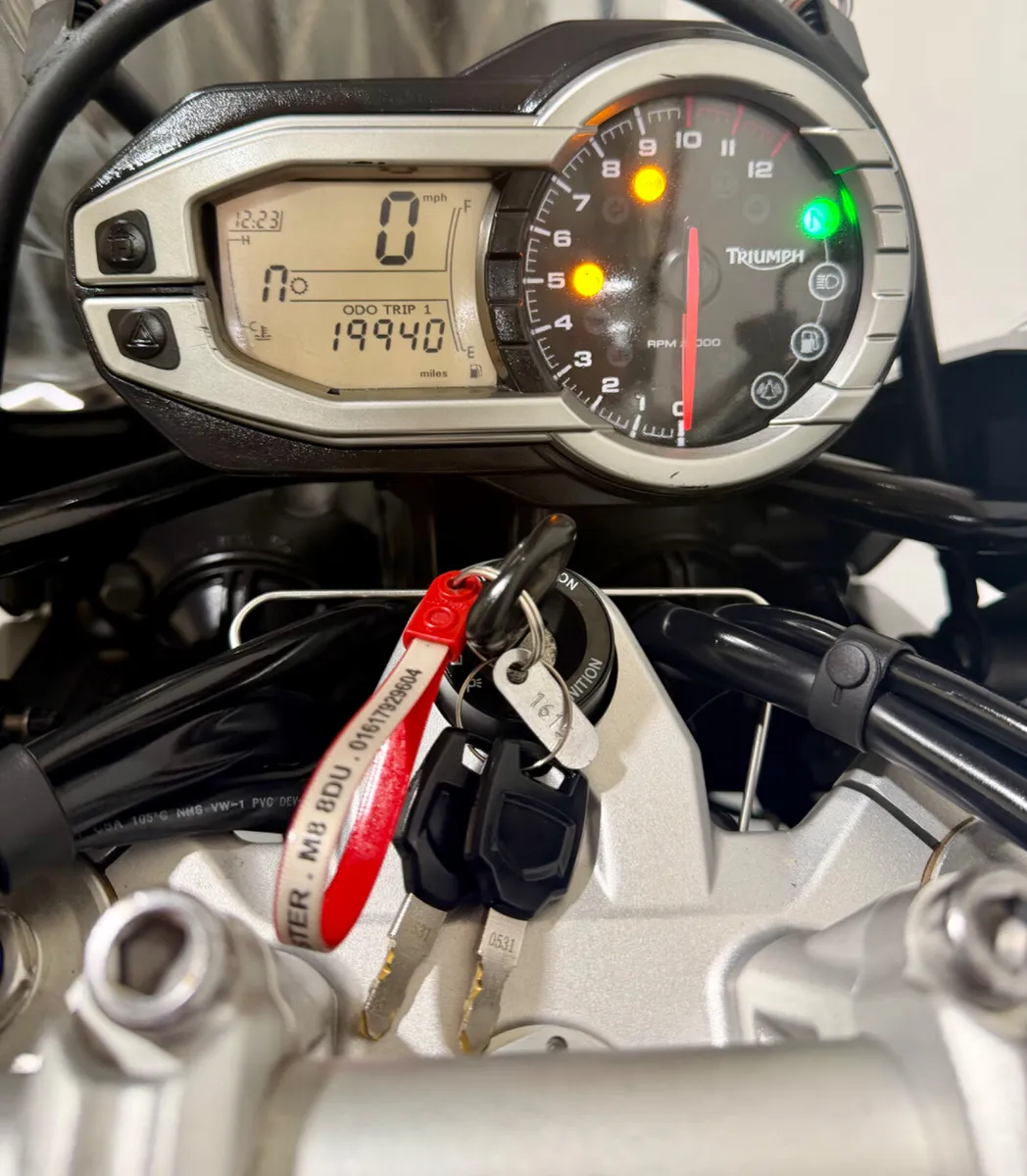 TRIUMPH TIGER EXPLORER 2012 - Image 3