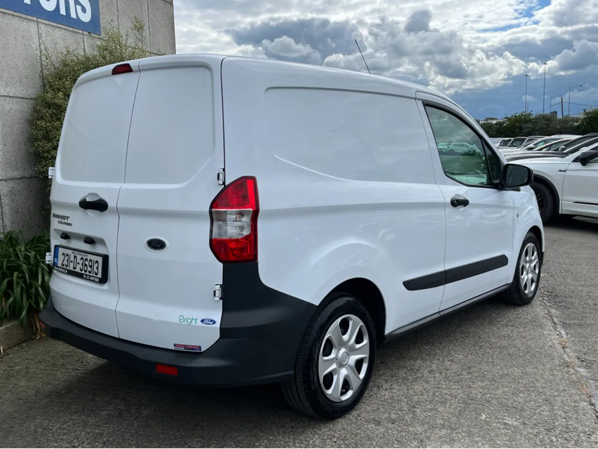 Ford Transit Courier TREND 1.5 DIESEL €14950 INC V - Image 4