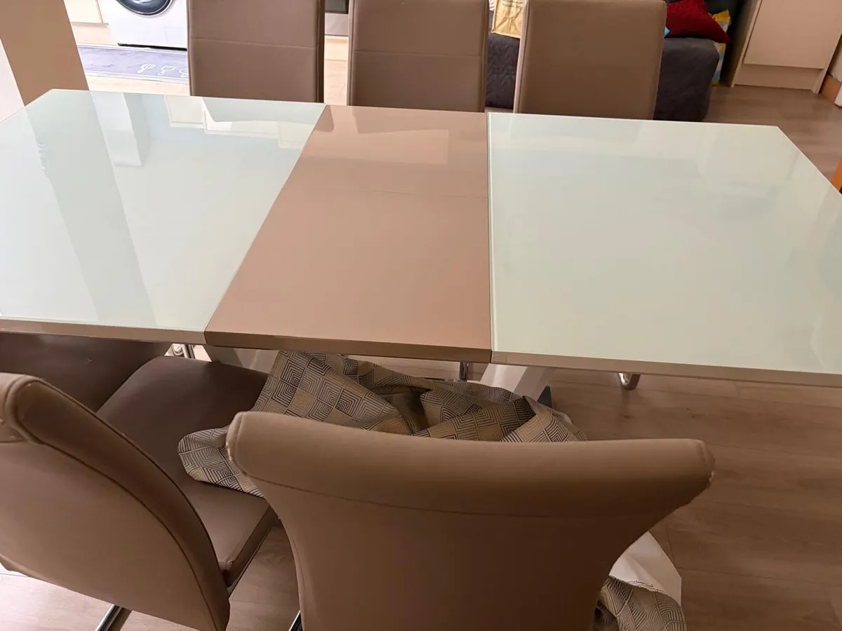 Table and Chairs - Image 2
