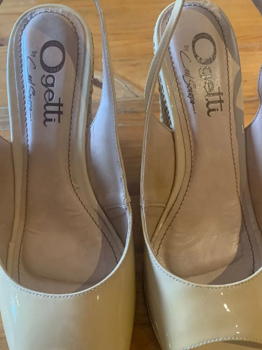 Carl Scarpa Ladies Tan Wedges - Image 4