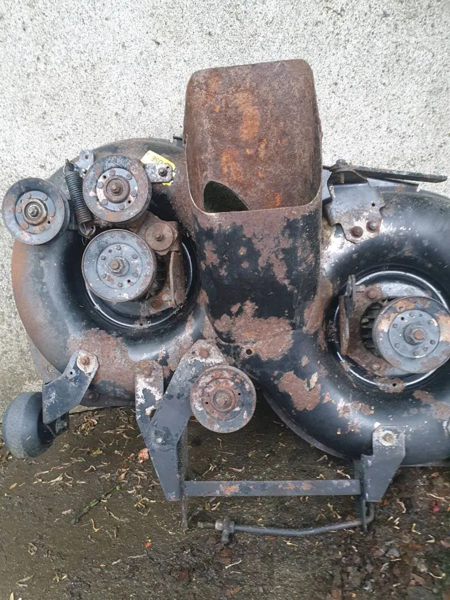 Husqvarna 135 deck - Image 1