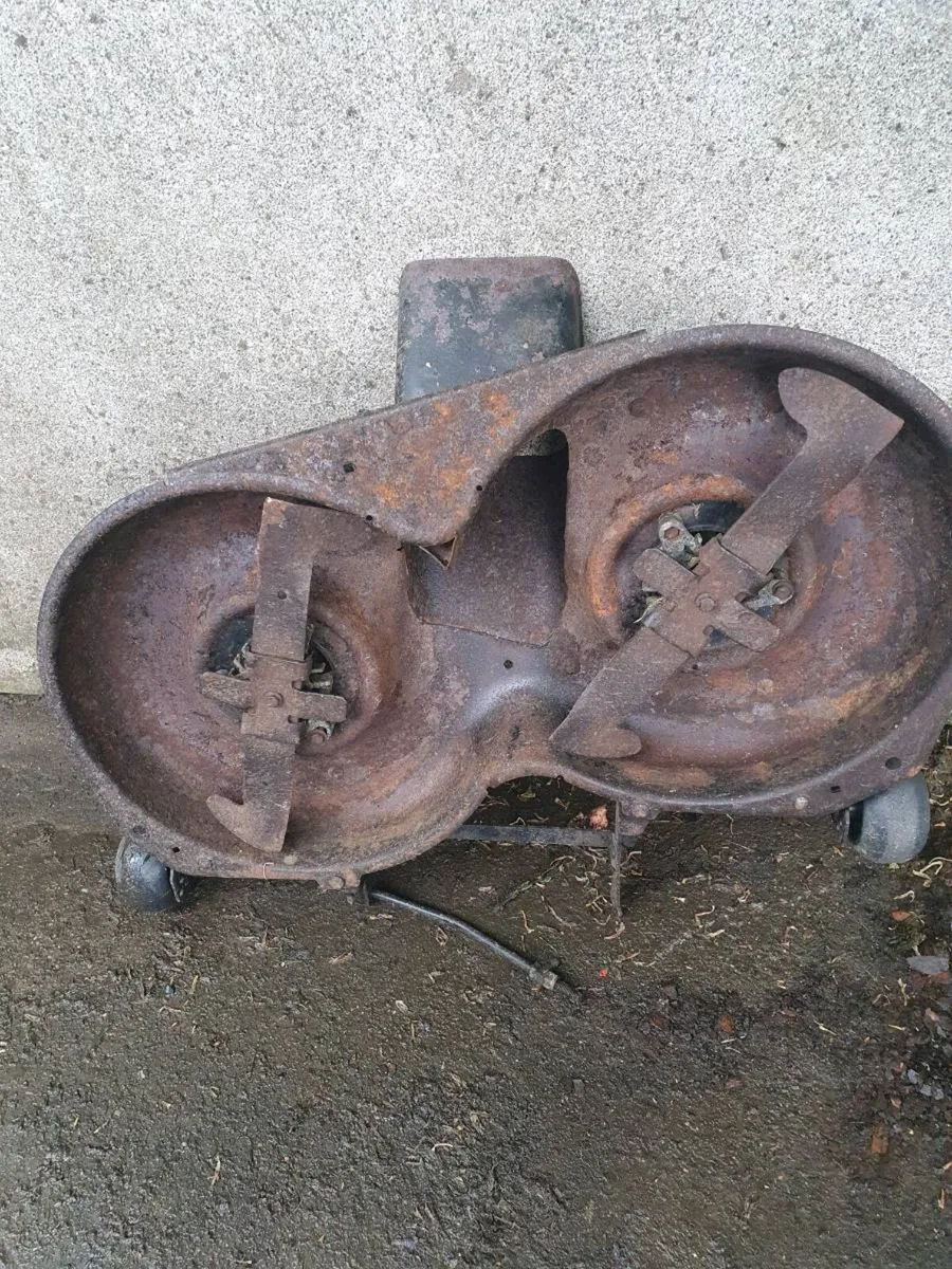Husqvarna 135 deck - Image 4