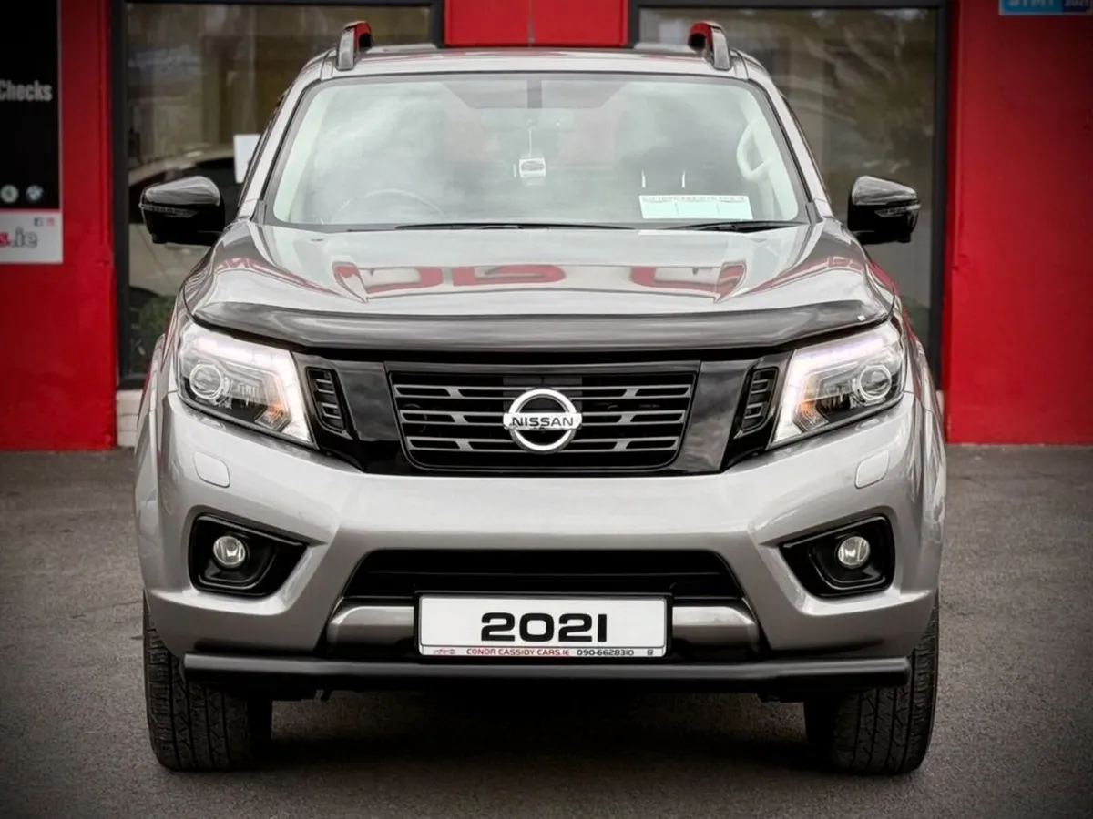 Nissan Navara DCI N-GUARD SHR DCB // SUNROOF // HI - Image 2