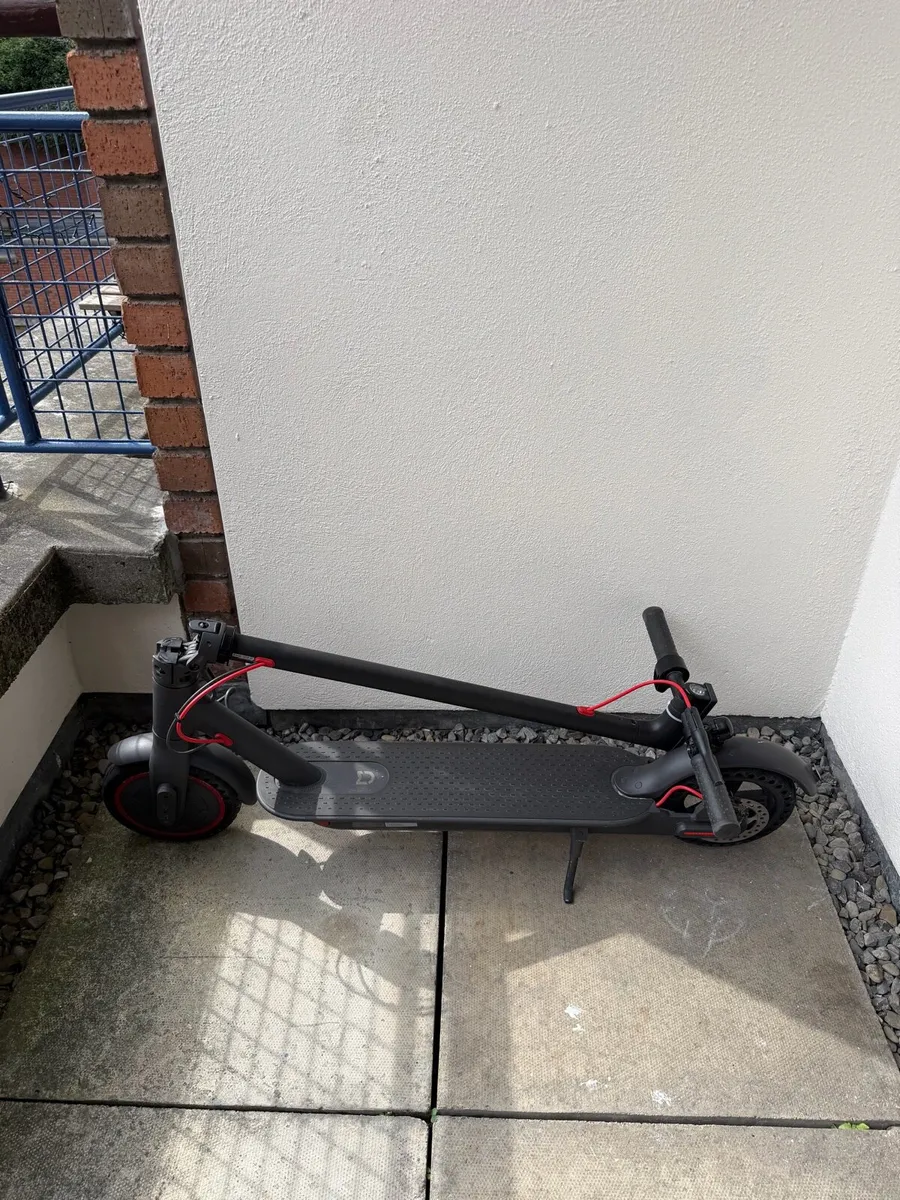Xiaomi Mi Electric Scooter Pro 2 | Only 711 km - Image 2