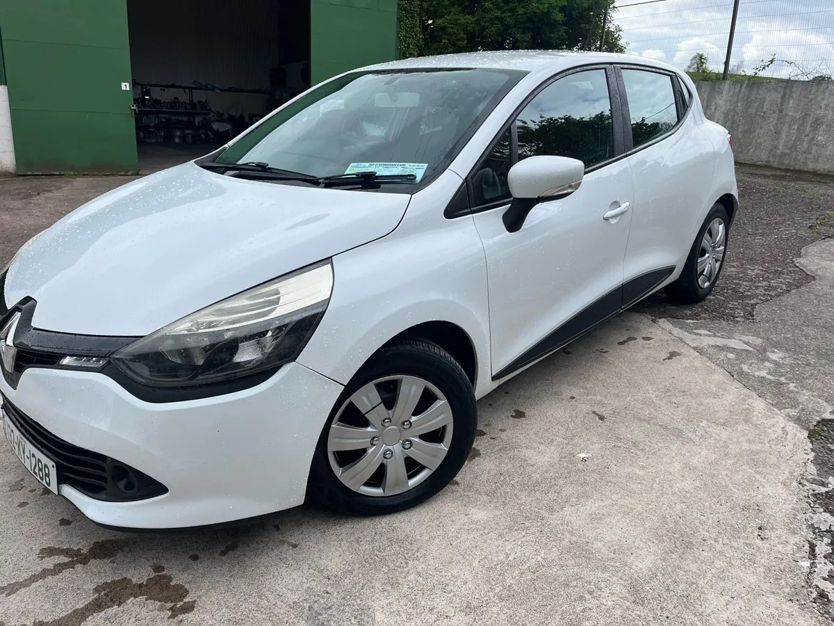 2013 Clio 1.2 petrol - Image 2