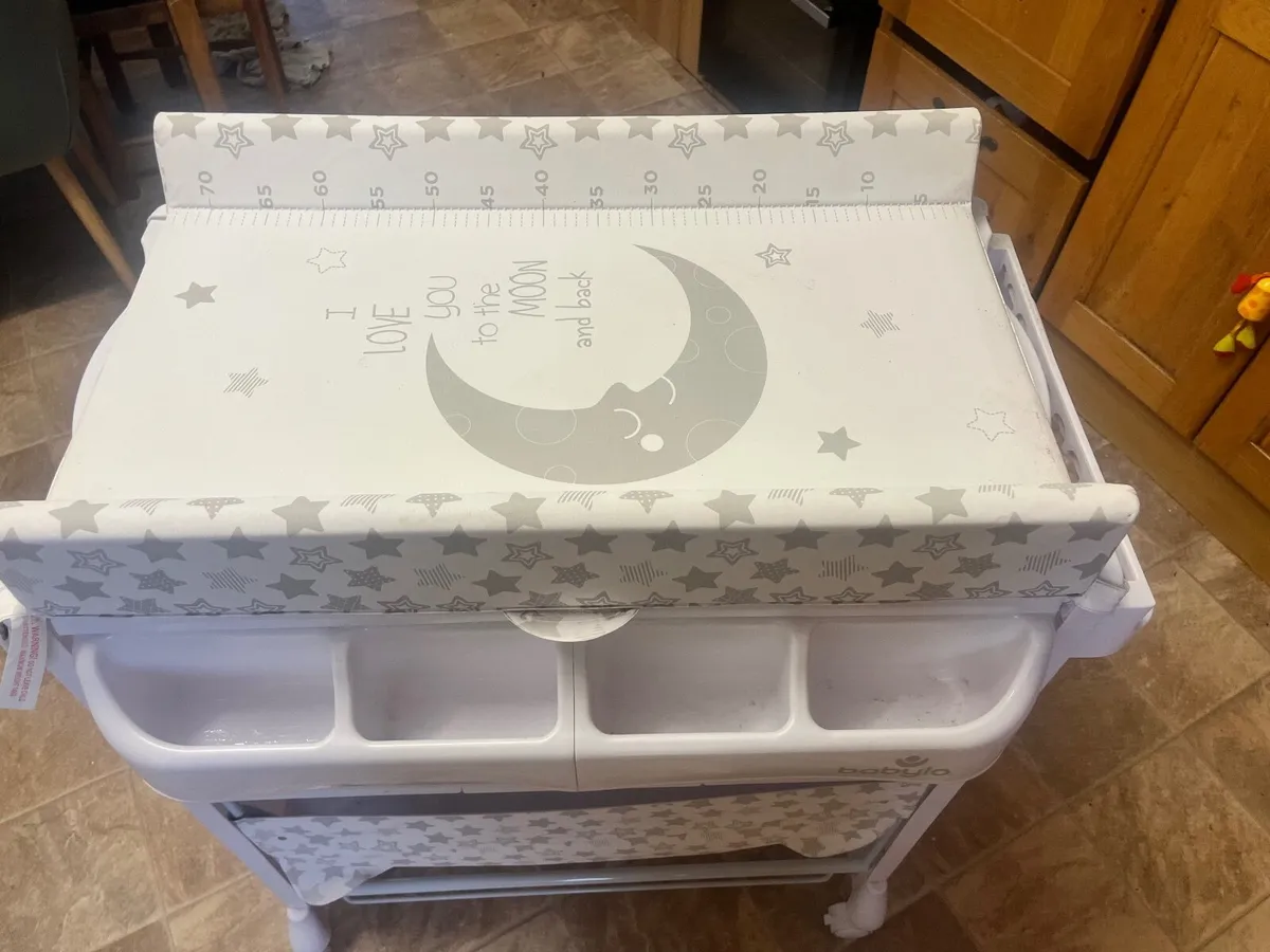 Baby changing unit - Image 2