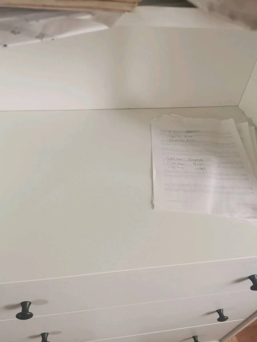 White cabinet - Image 1