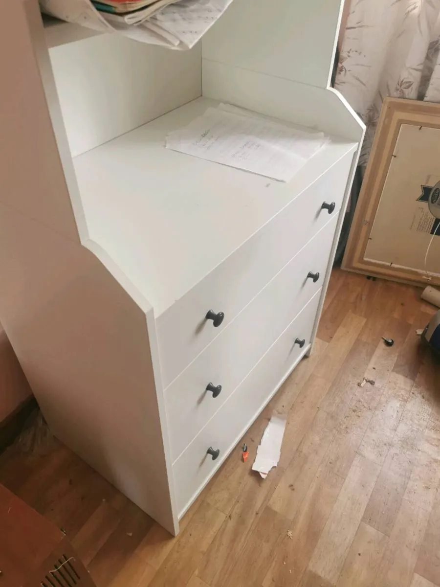 White cabinet - Image 2