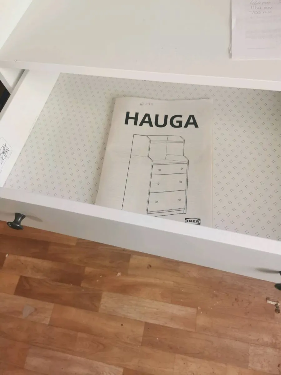 White cabinet - Image 3