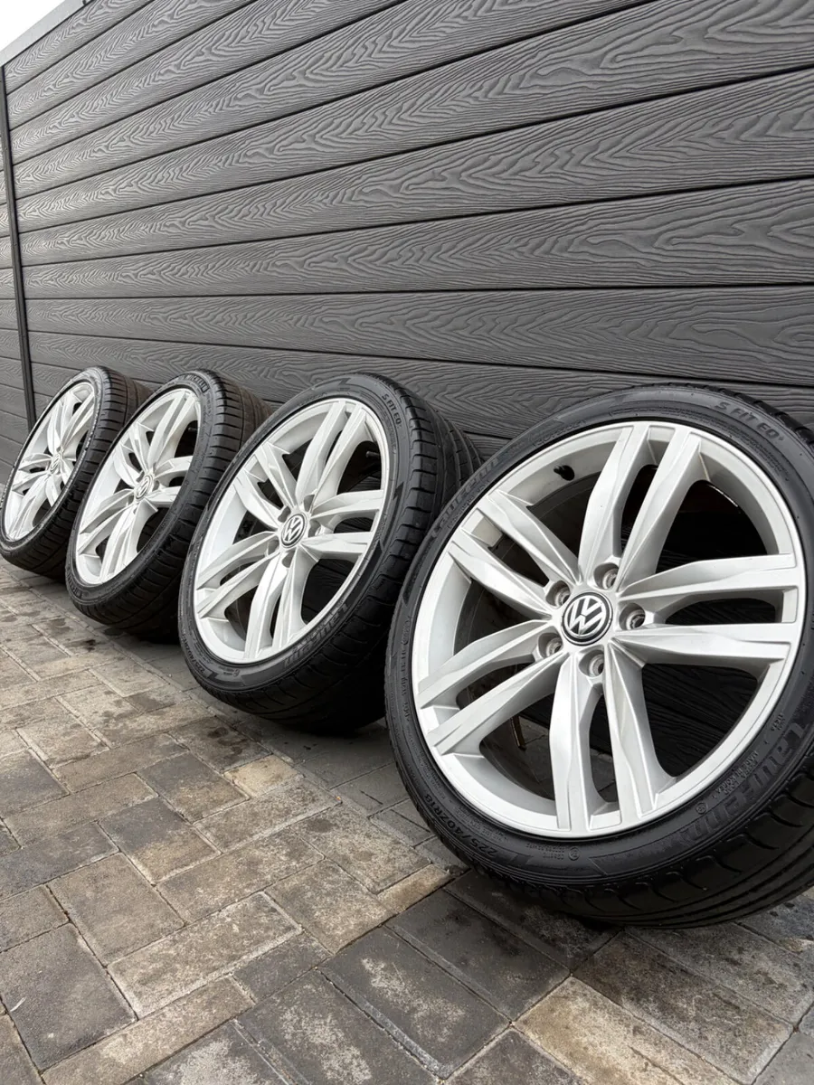 18” GENUINE VOLKSWAGEN GOLF ALLOY WHEELS & TYRES - Image 1
