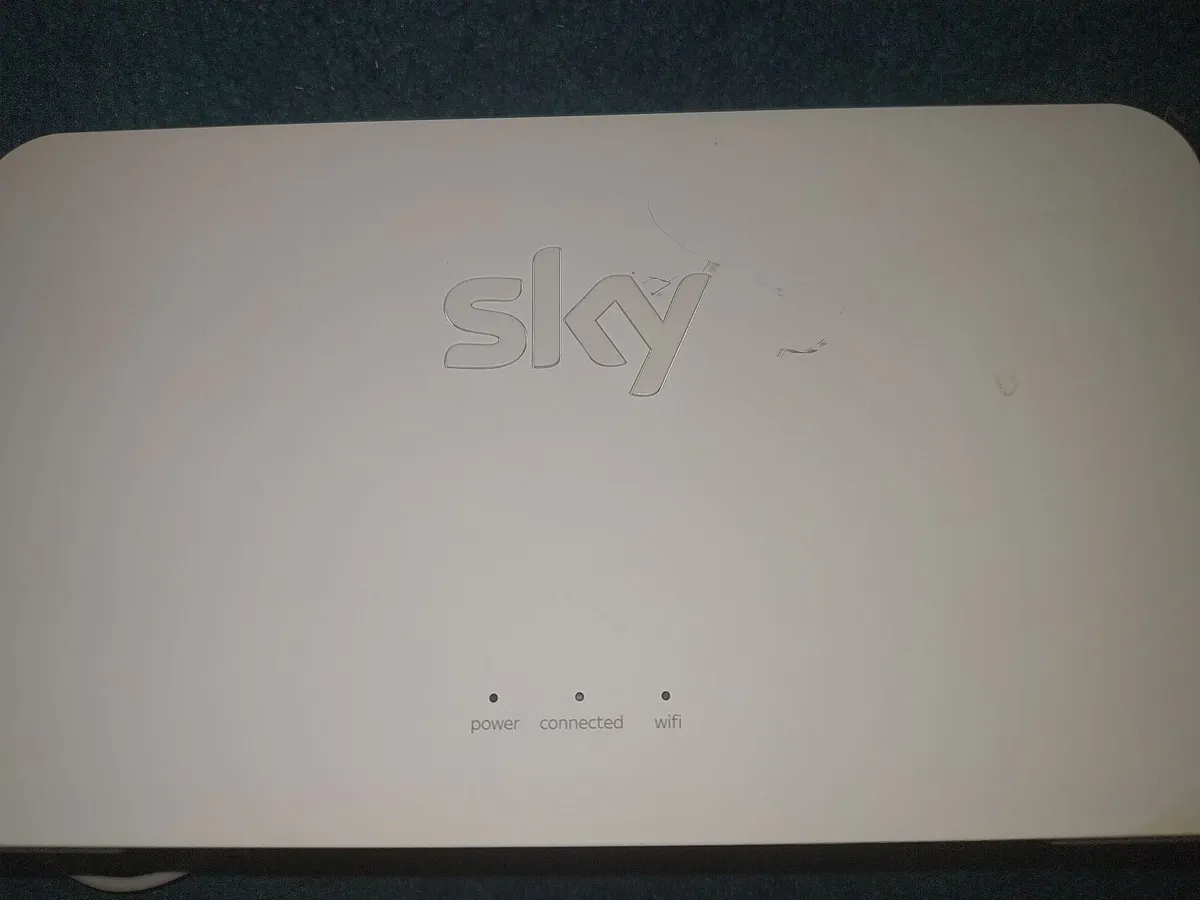 Sky TV signal booster - Image 1