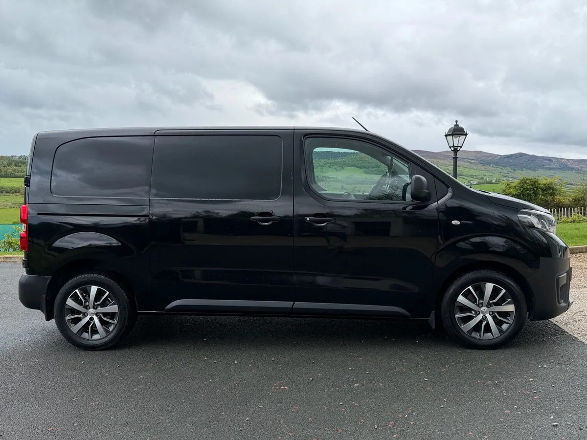 Toyota Proace with Toyota warranty - Image 1