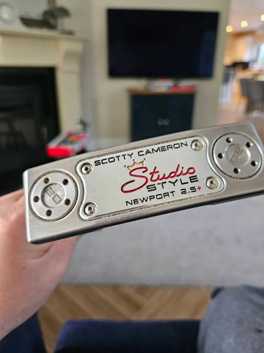 Scotty Cameron Studio Newport 2.5+ Left Handed - Image 1