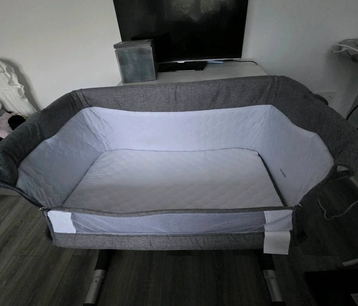 Free Babylo Snuggle Cuddle Bedside Co Sleeper Crib - Image 4