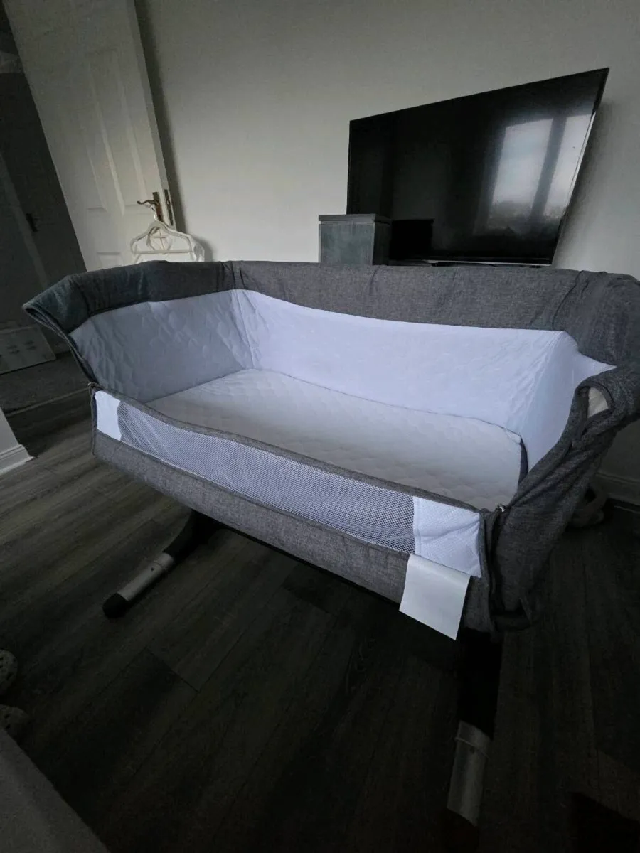 Free Babylo Snuggle Cuddle Bedside Co Sleeper Crib - Image 1