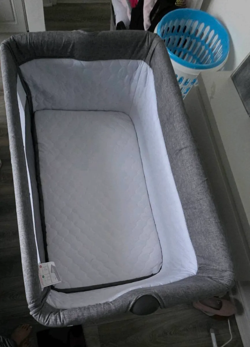 Free Babylo Snuggle Cuddle Bedside Co Sleeper Crib - Image 3