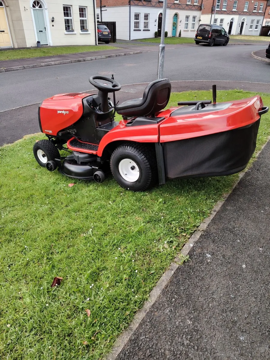 Ride on lawnmower - Image 3
