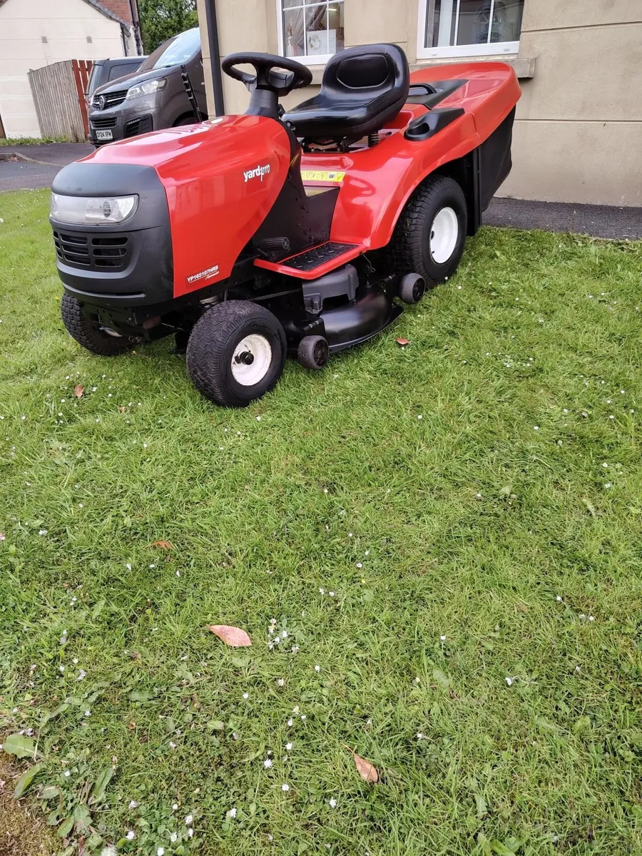 Ride on lawnmower - Image 2