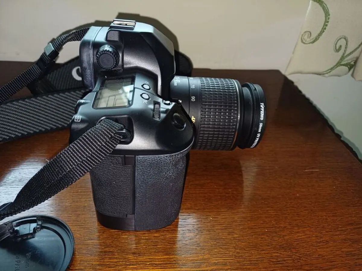 Canon EOS 3 - Image 2