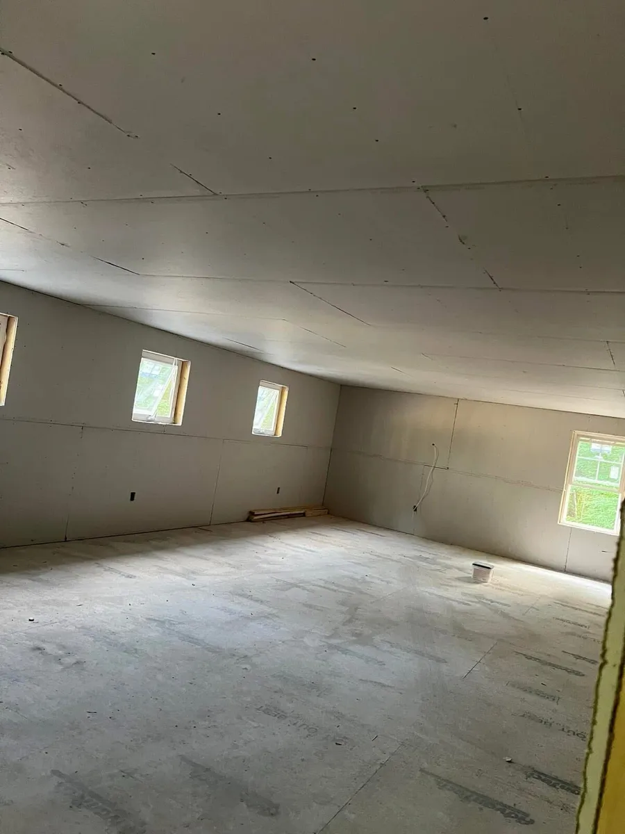 Plasterer available - Image 1