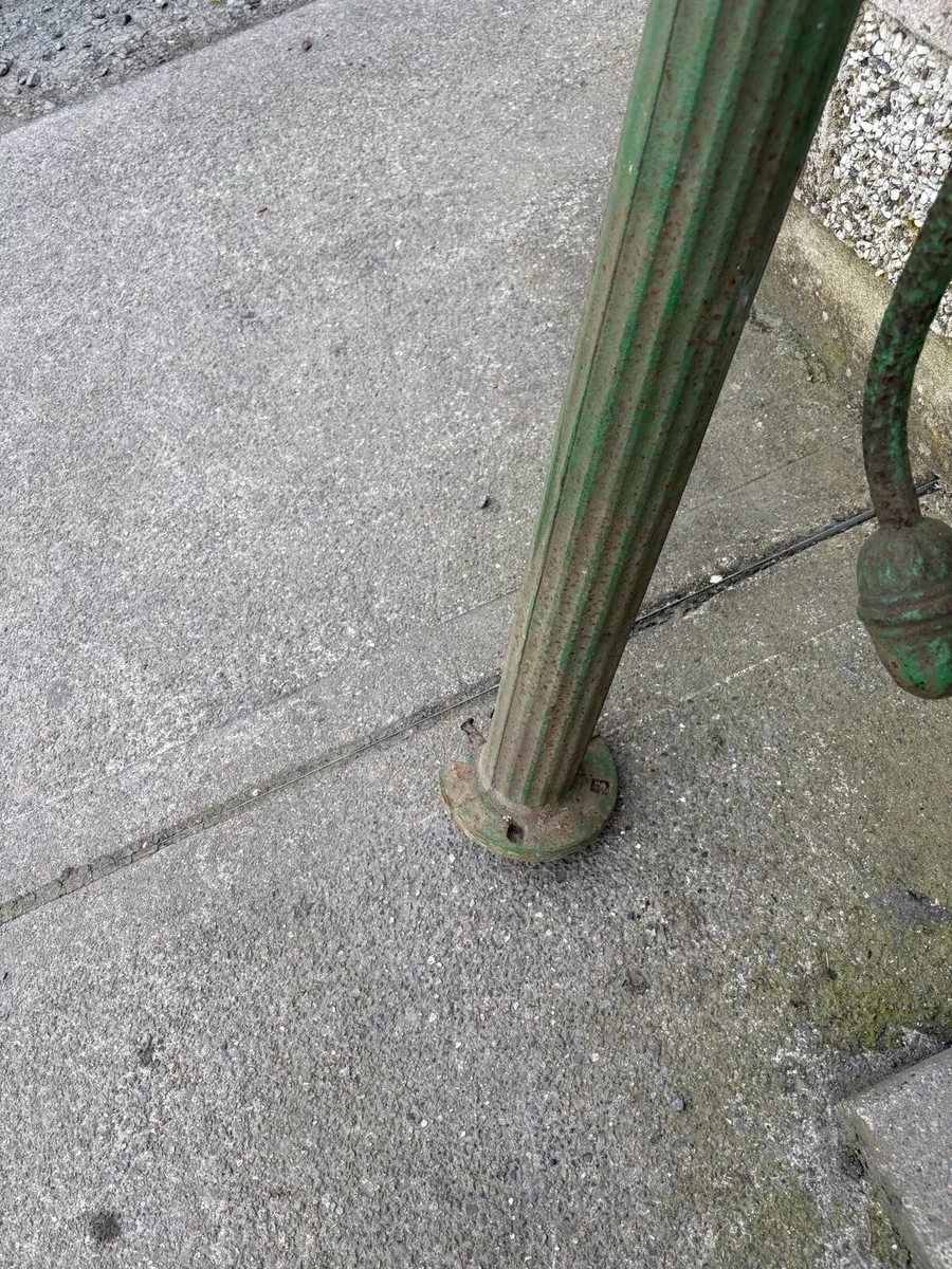 Vintage pump - Image 3