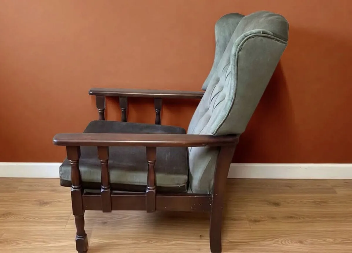 Elegant Grey Tufted Accent Armchair – High Back - Image 3
