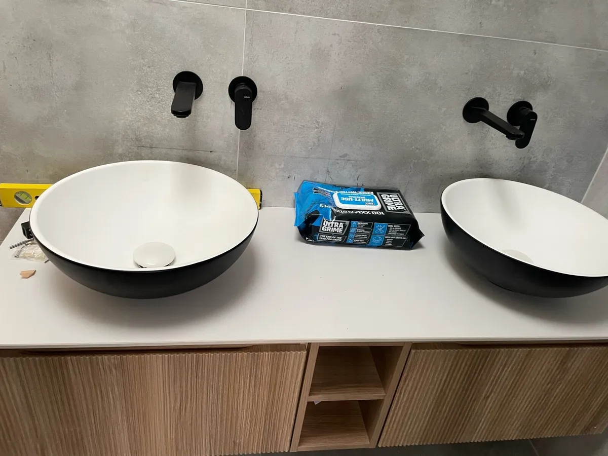 Two circular basins - Image 1