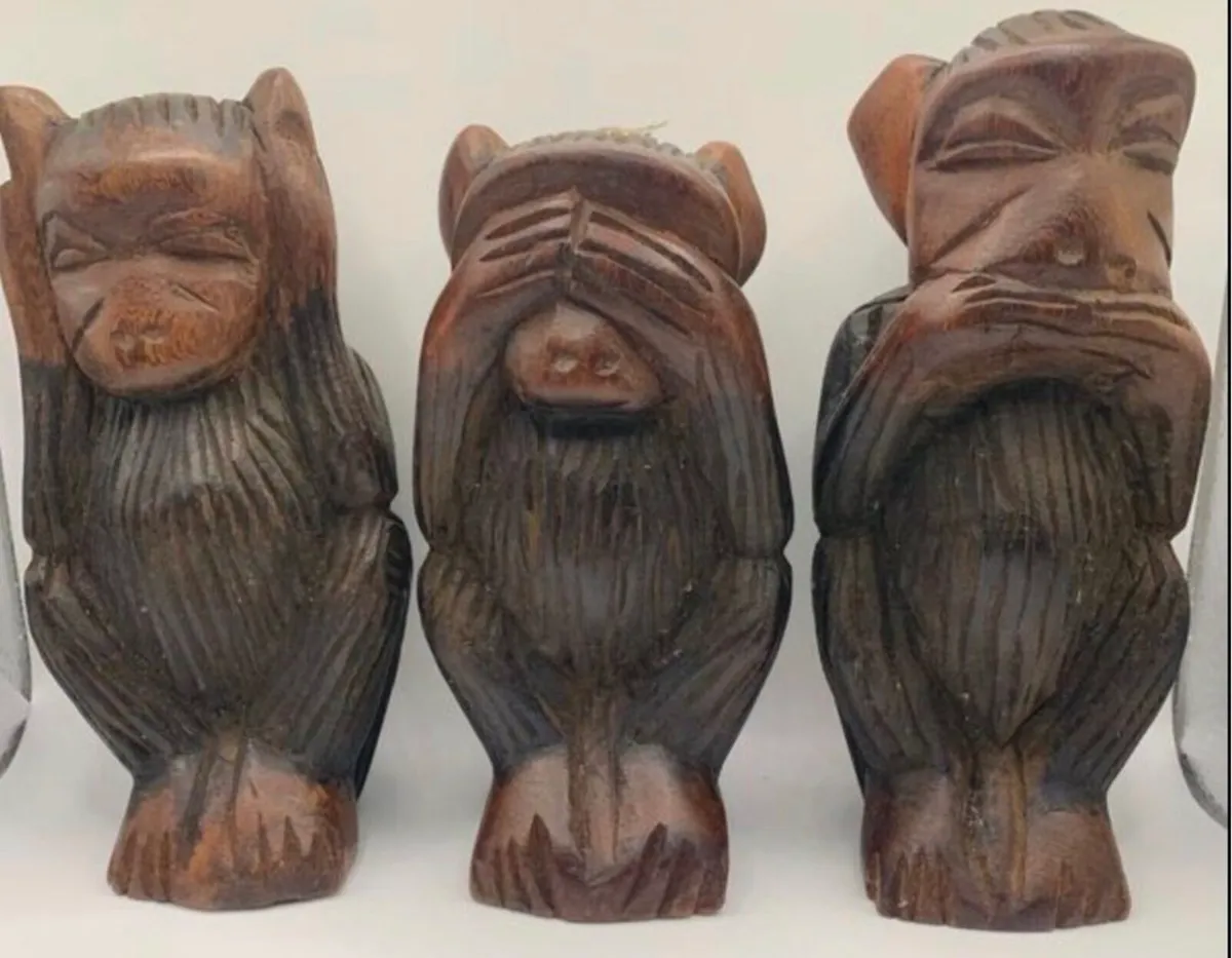 Vintage hand carved wooden wise monkeys - Image 1