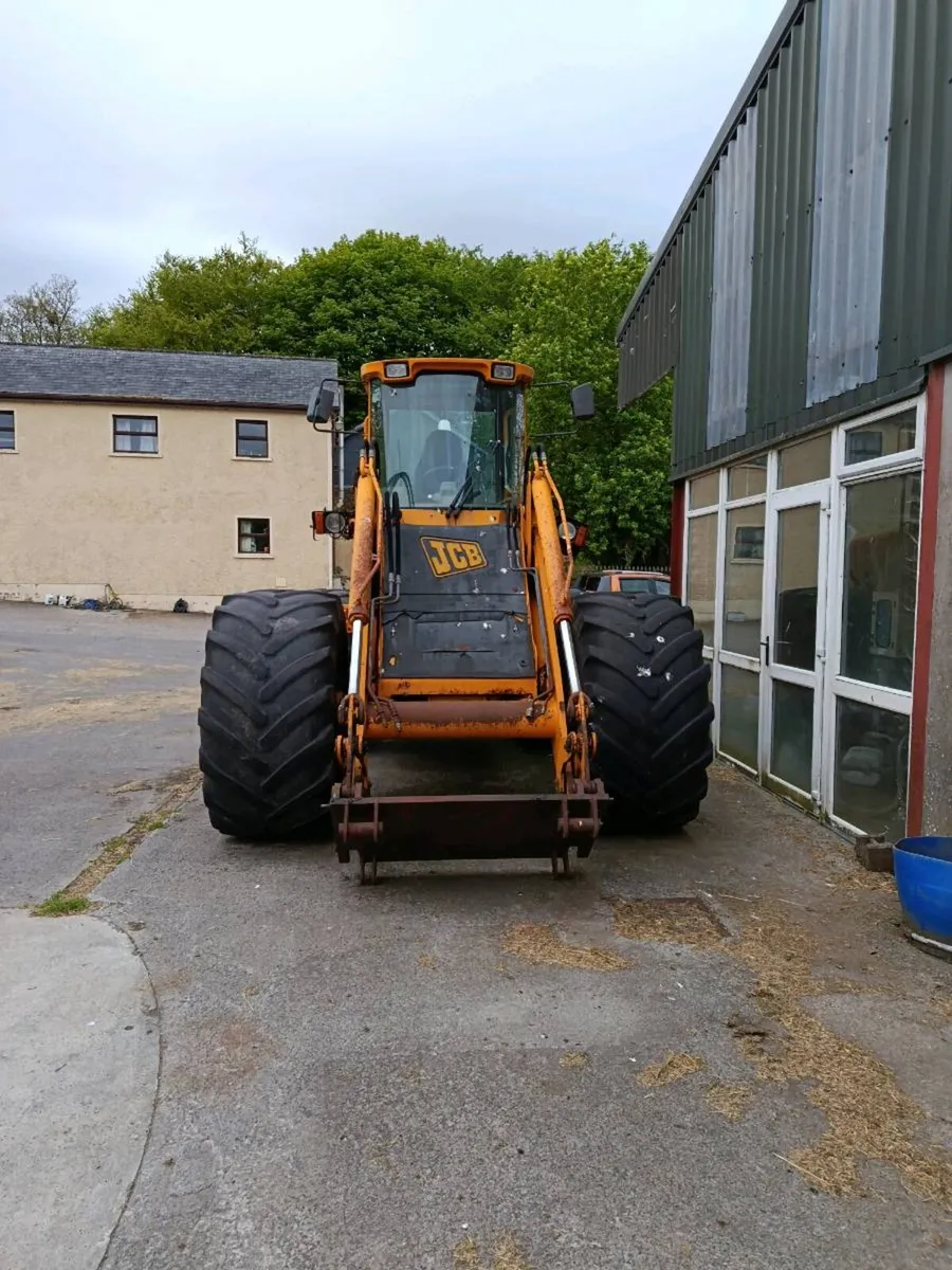 JCB loading shovel - Image 2
