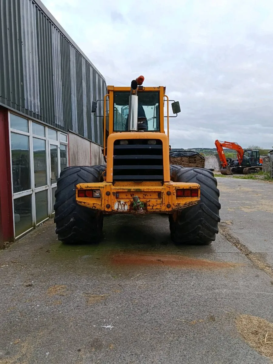 JCB loading shovel - Image 3