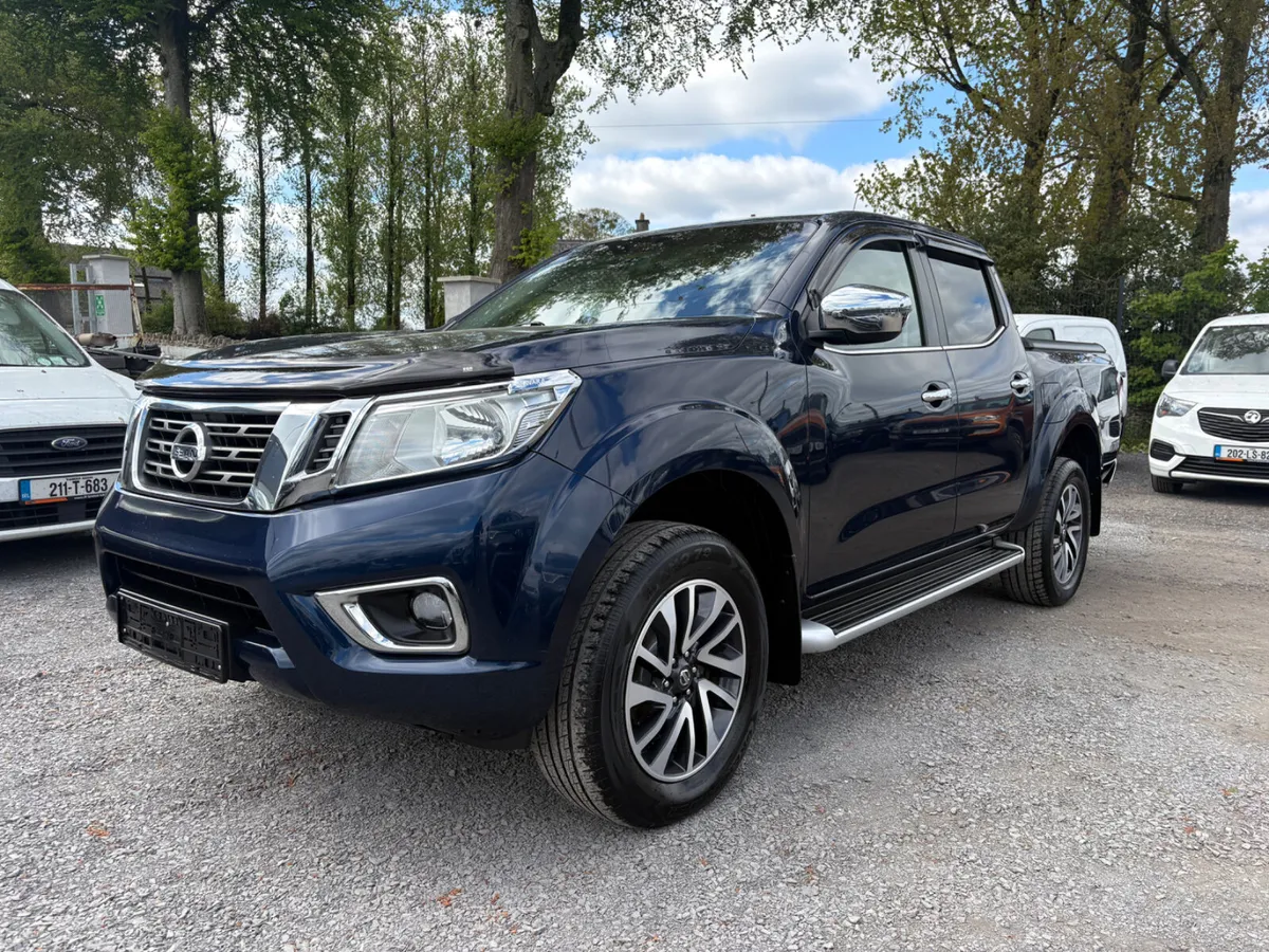 Nissan Navara Crew Cab - Image 1