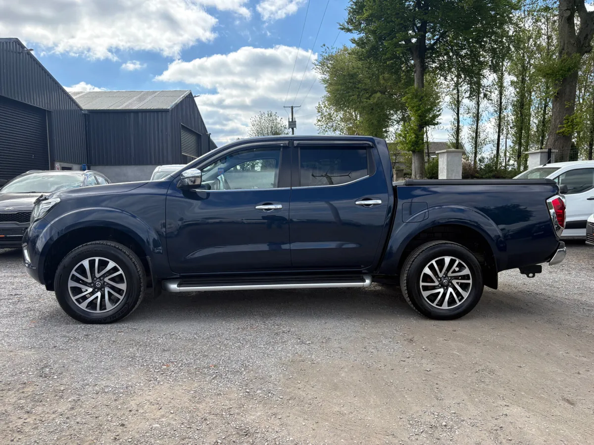 Nissan Navara Crew Cab - Image 2
