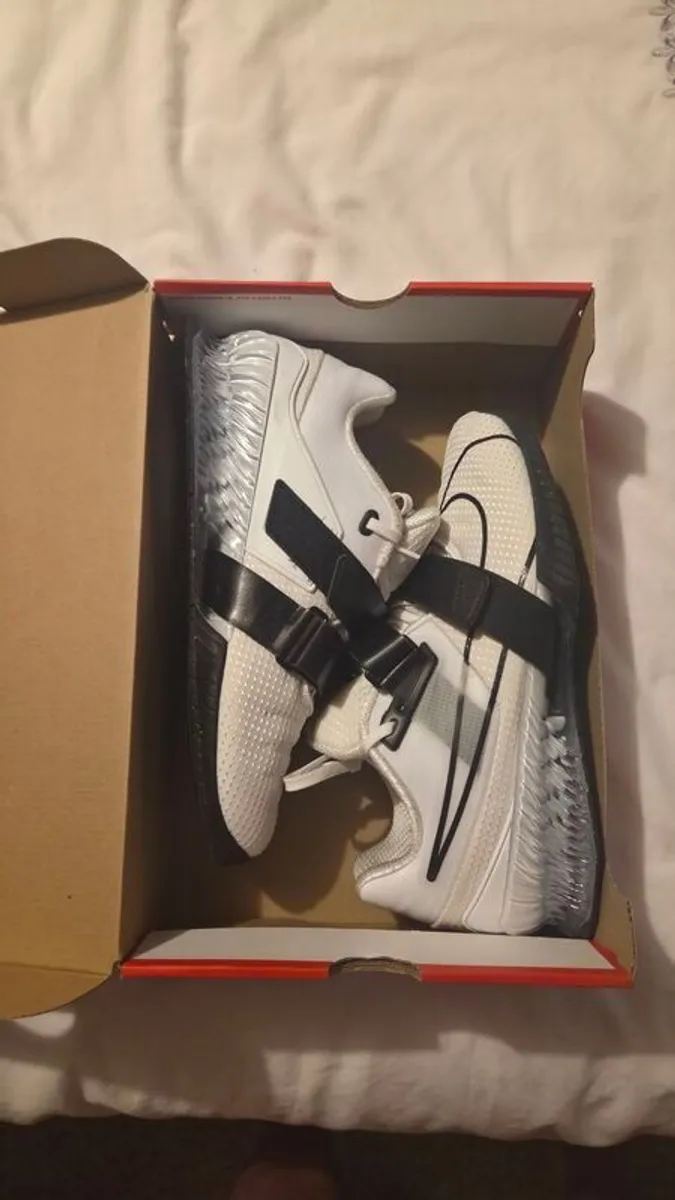 gym training shoes - Image 1