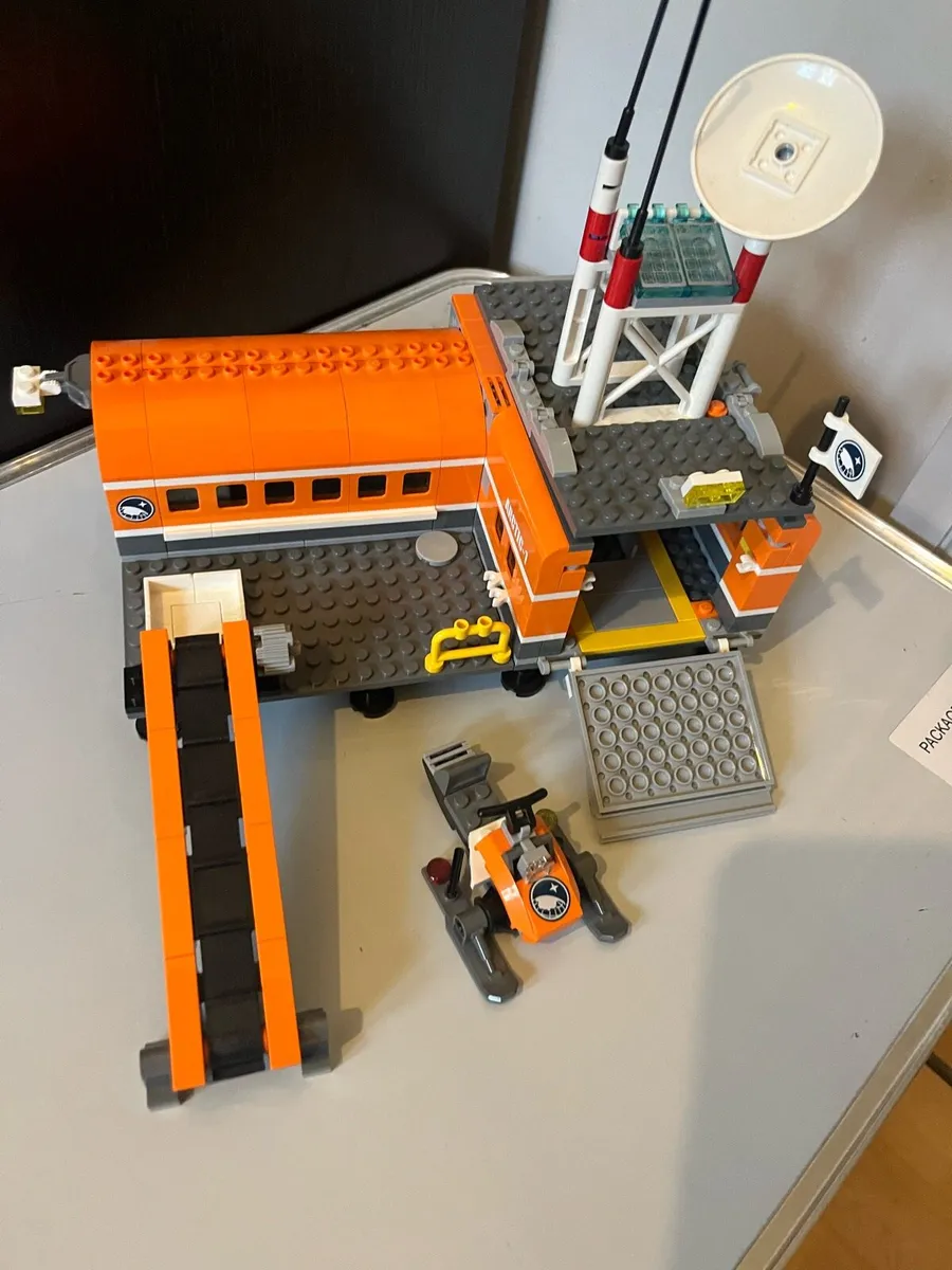 Lego arctic explorer - Image 1