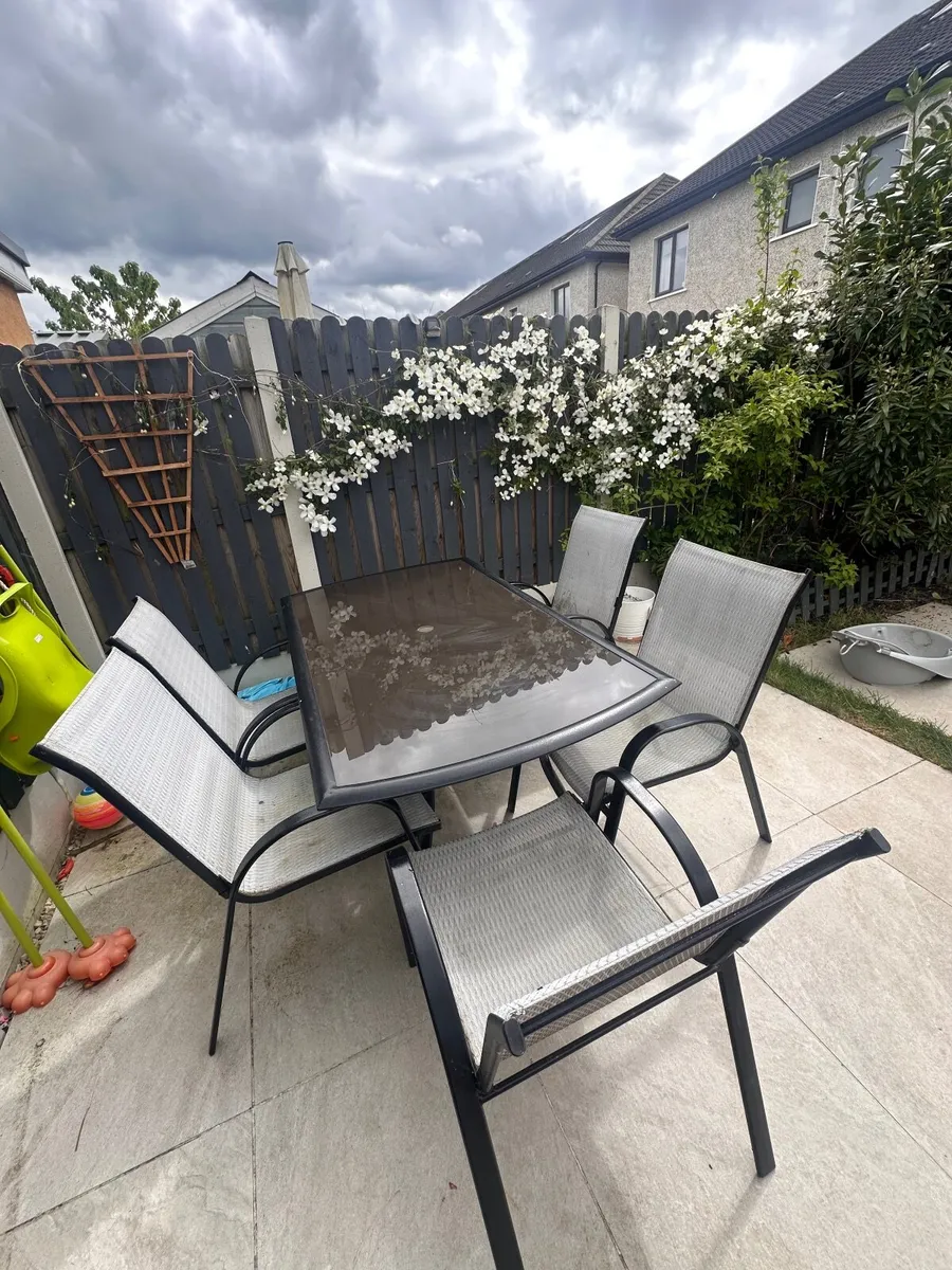 Garden table and chairs - Image 2