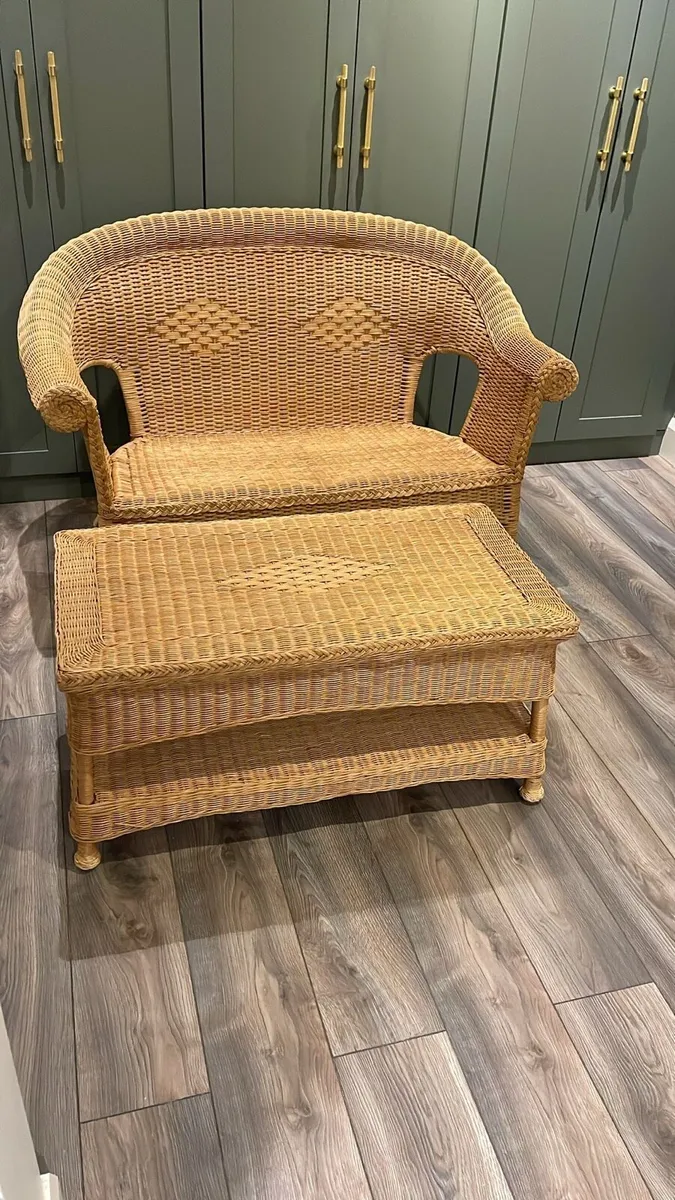 Cane love seat with coffee table - Image 2