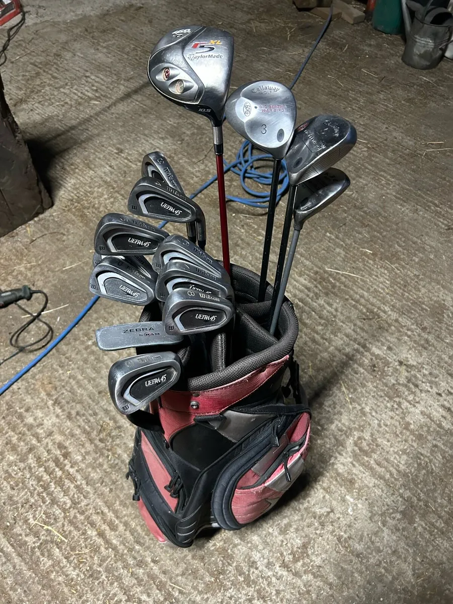 Golf clubs and bag - Image 1