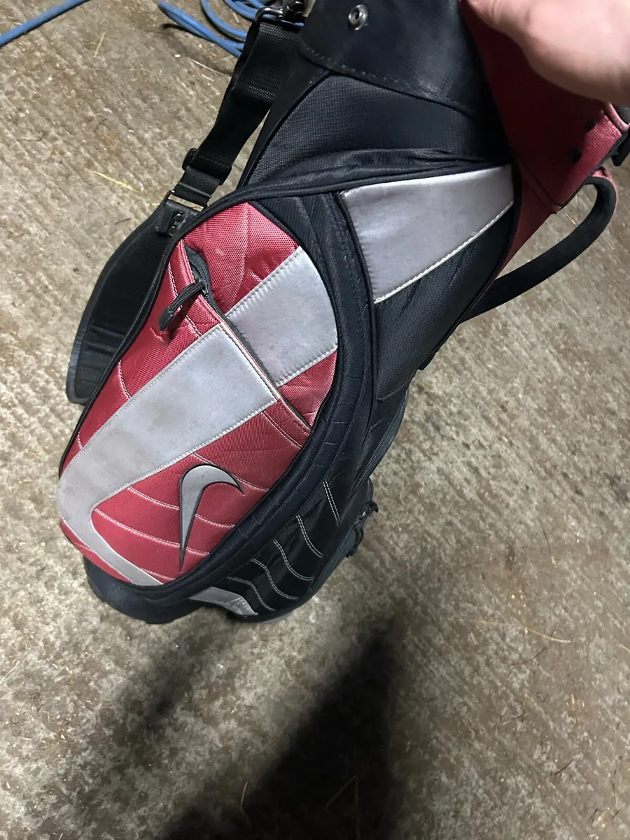 Golf clubs and bag - Image 2