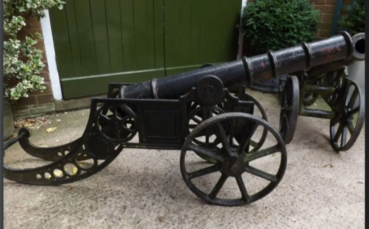 Cast iron  cannons - Image 4