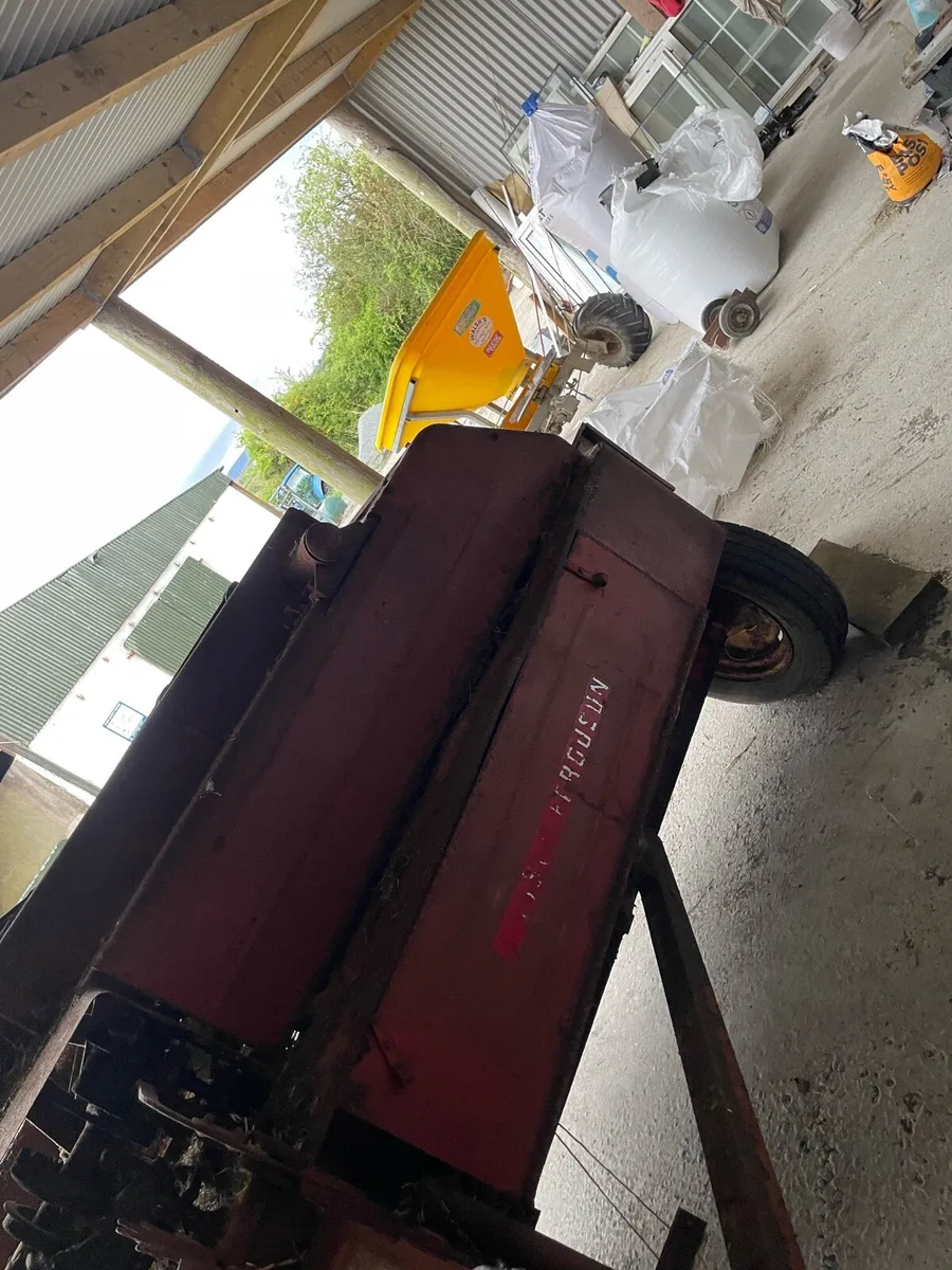 Massey Ferguson baler - Image 2